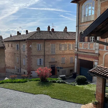 בית נופש Roero House *